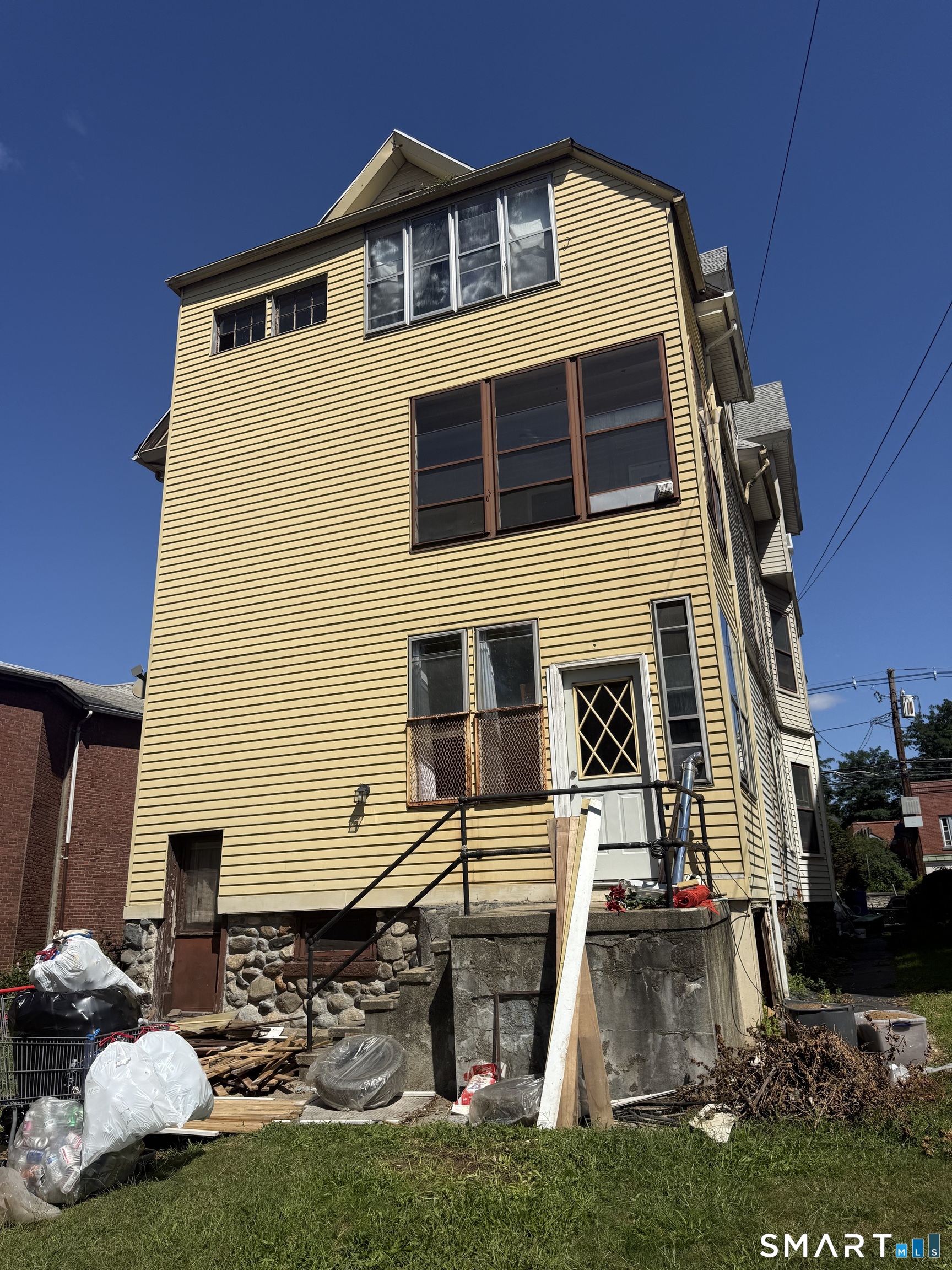 1764 East Main Street Waterbury CT 06705