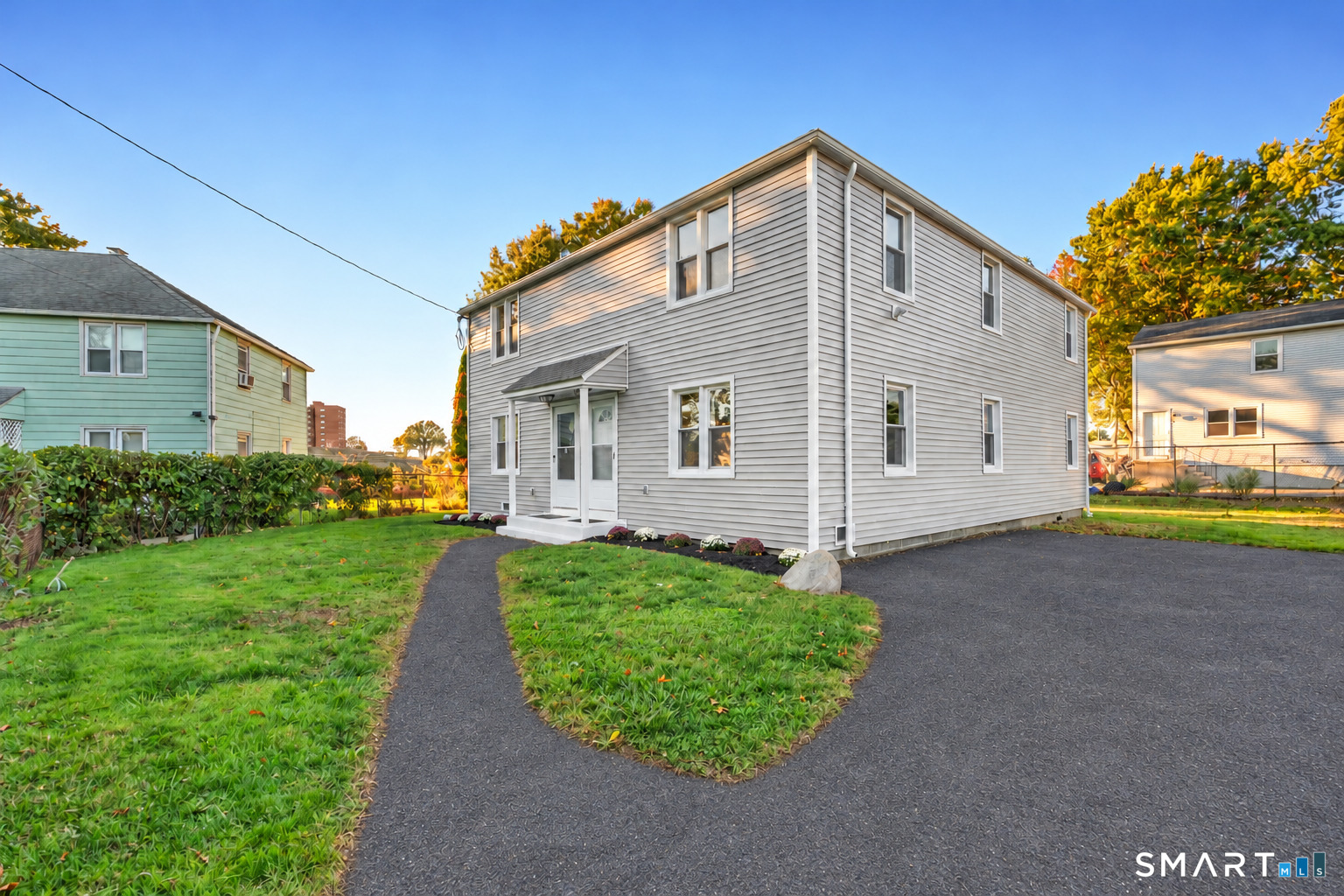 289 Pearl Harbor Street Bridgeport CT 06610
