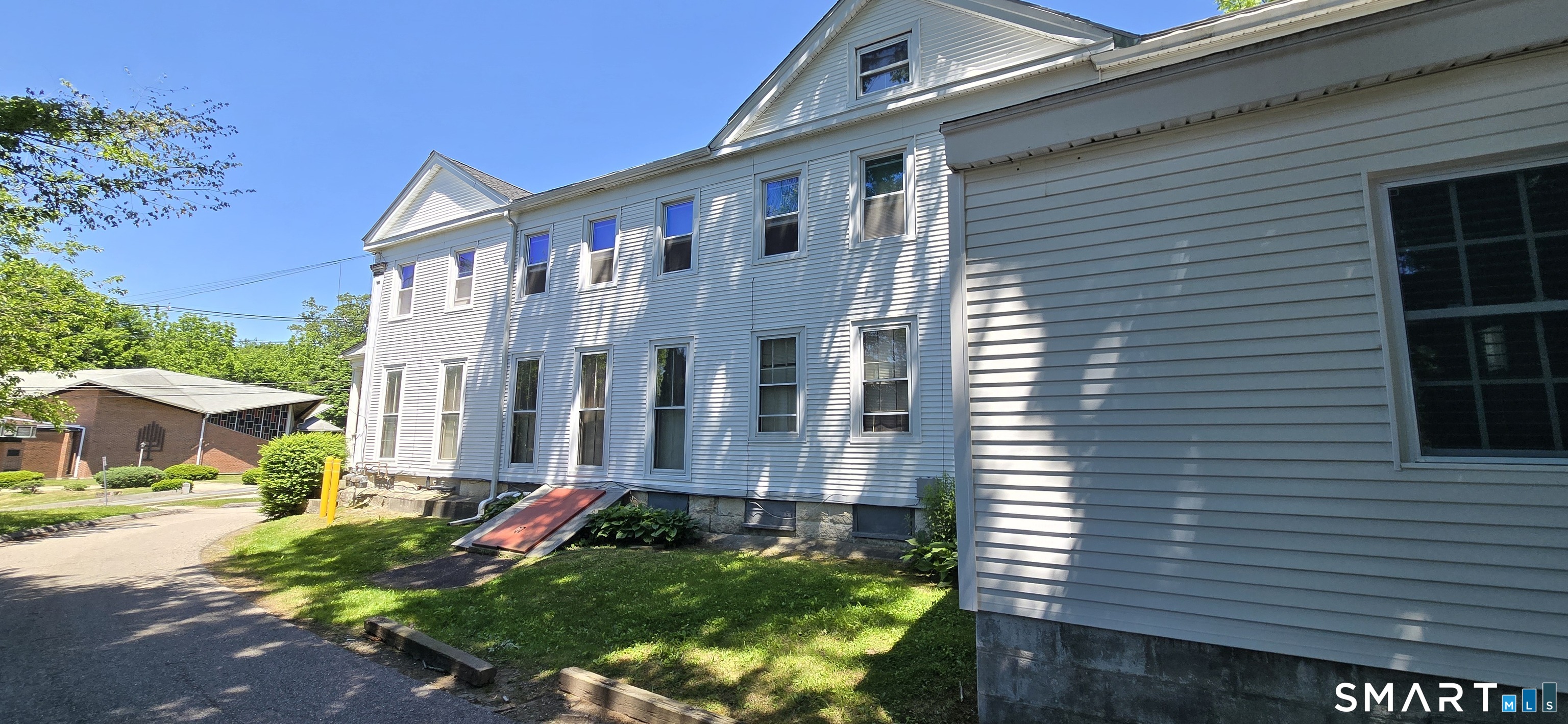 202 Broadway Norwich CT 06360