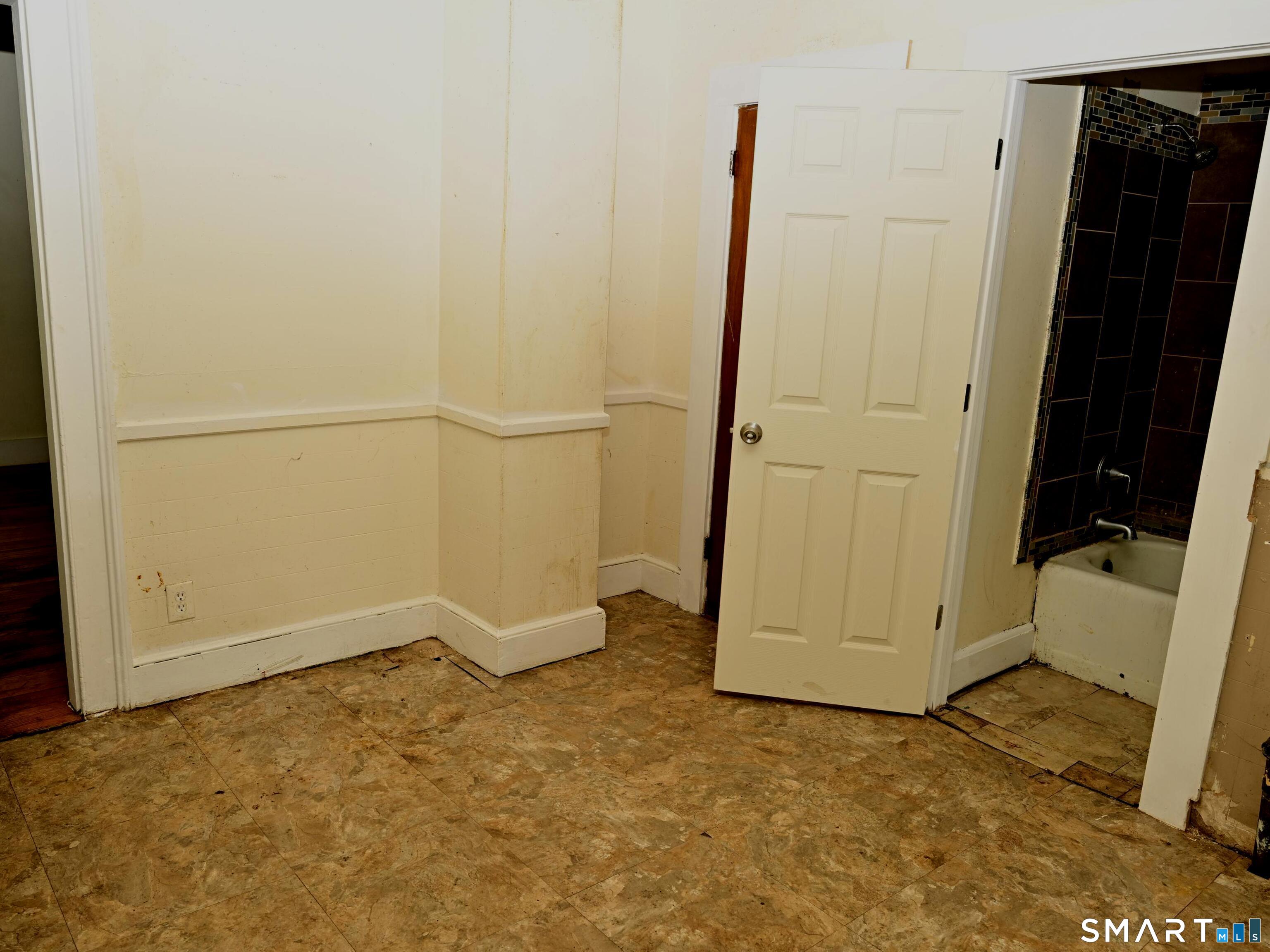 29 Locke Street Ansonia CT 06401