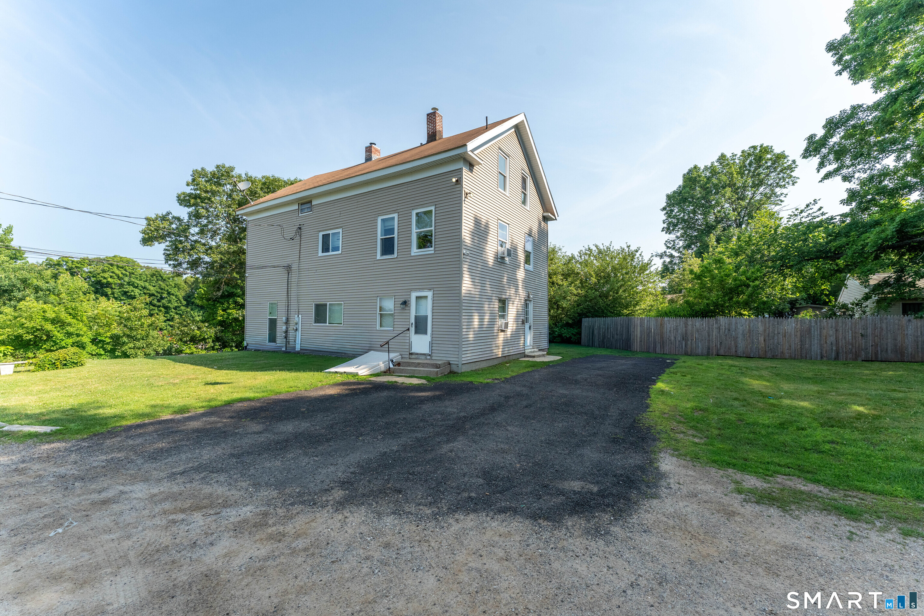 27 Railroad Street Putnam CT 06260
