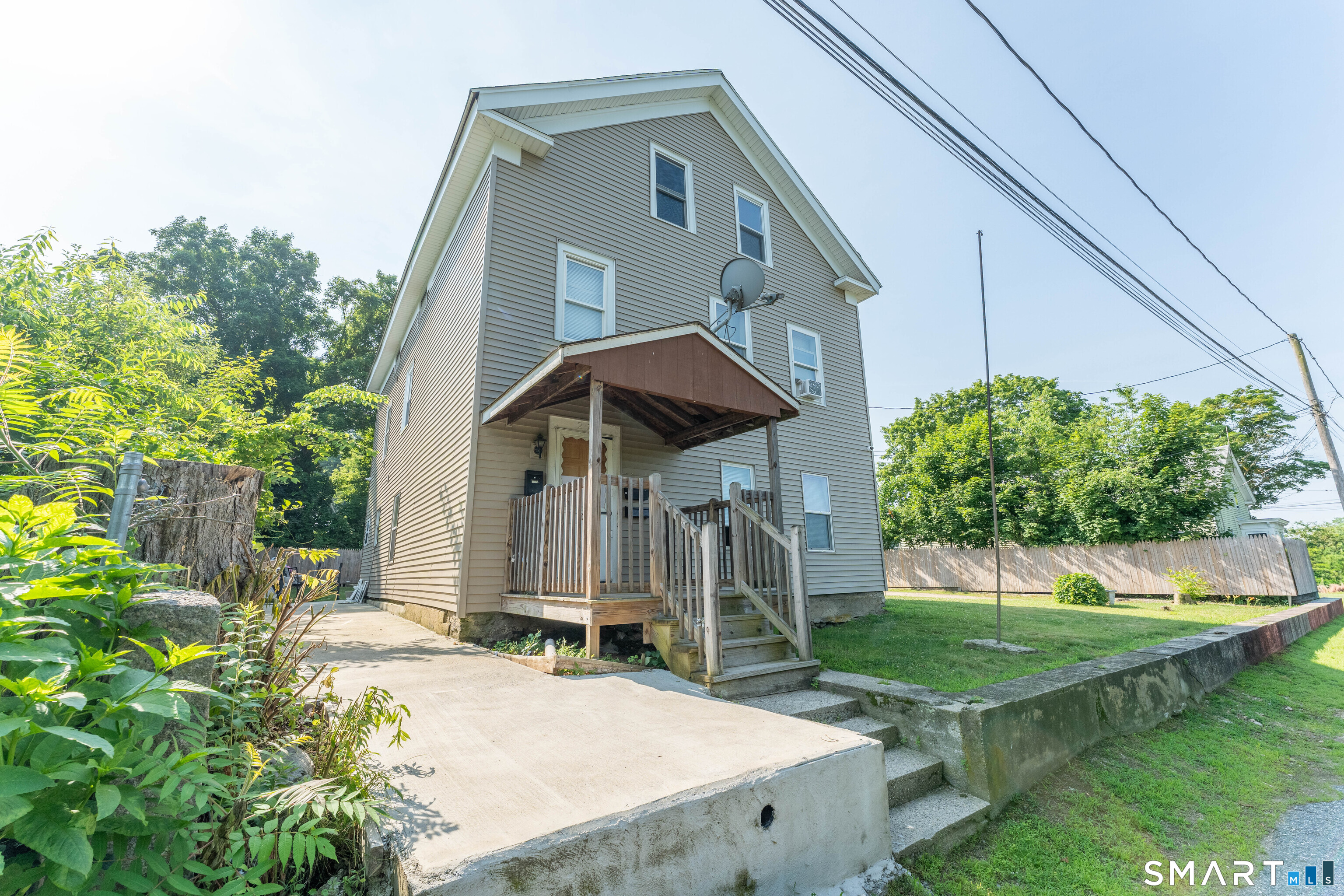 27 Railroad Street Putnam CT 06260