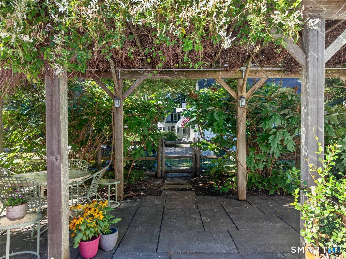 9 Ingham Hill Road Essex CT 06426