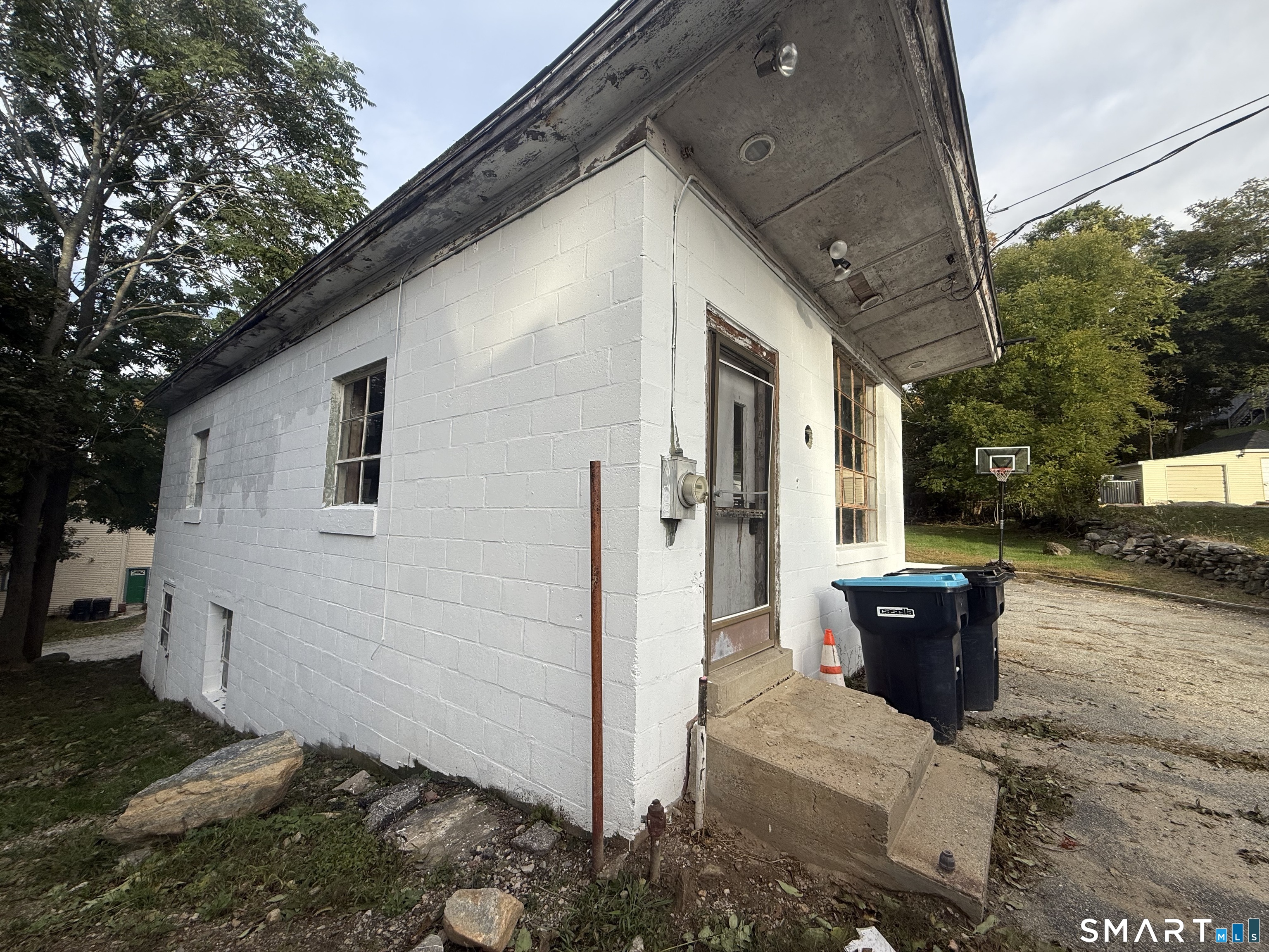 291-293 School Street Putnam CT 06260