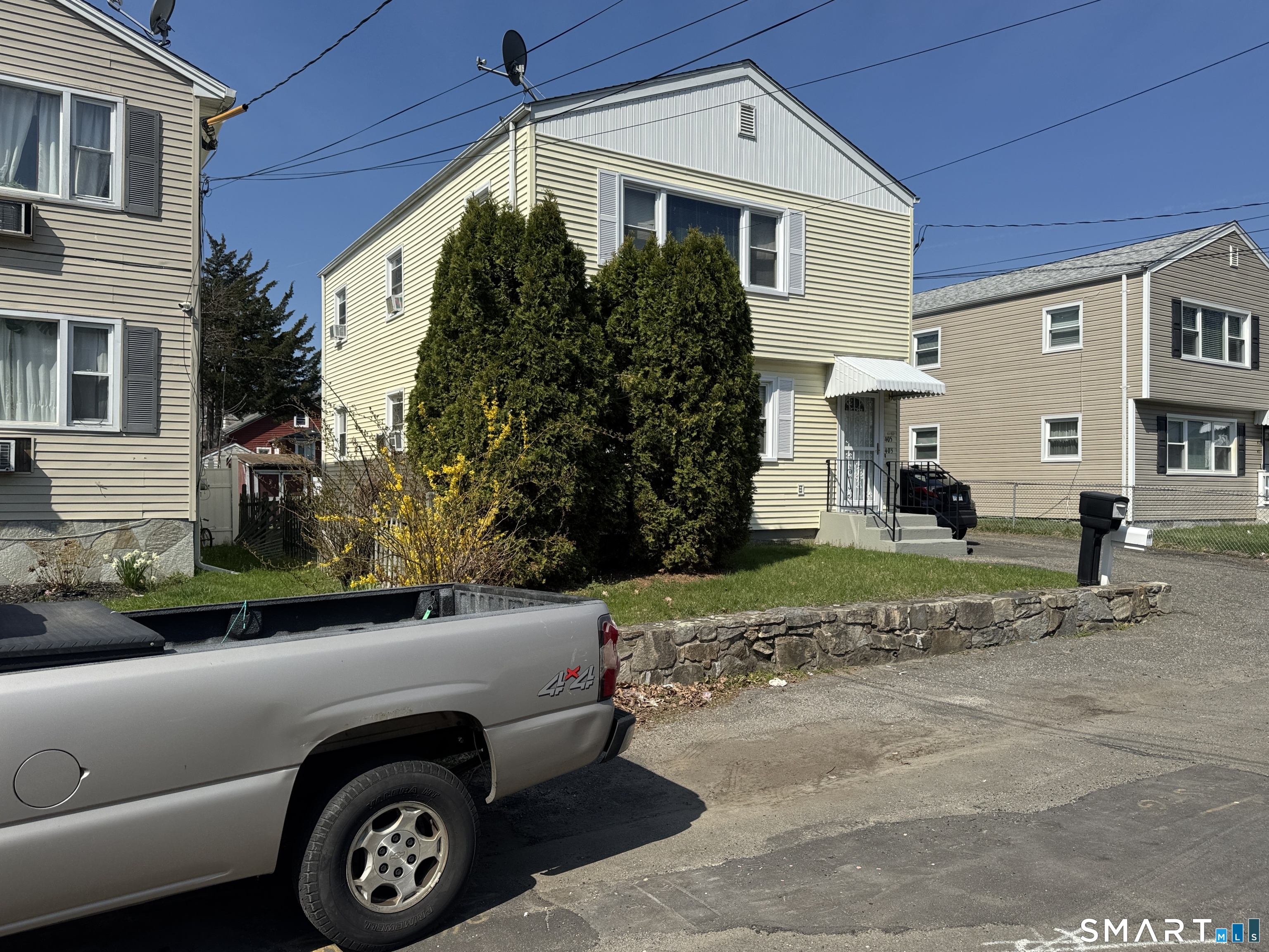 403-405 Indian Avenue Bridgeport CT 06606