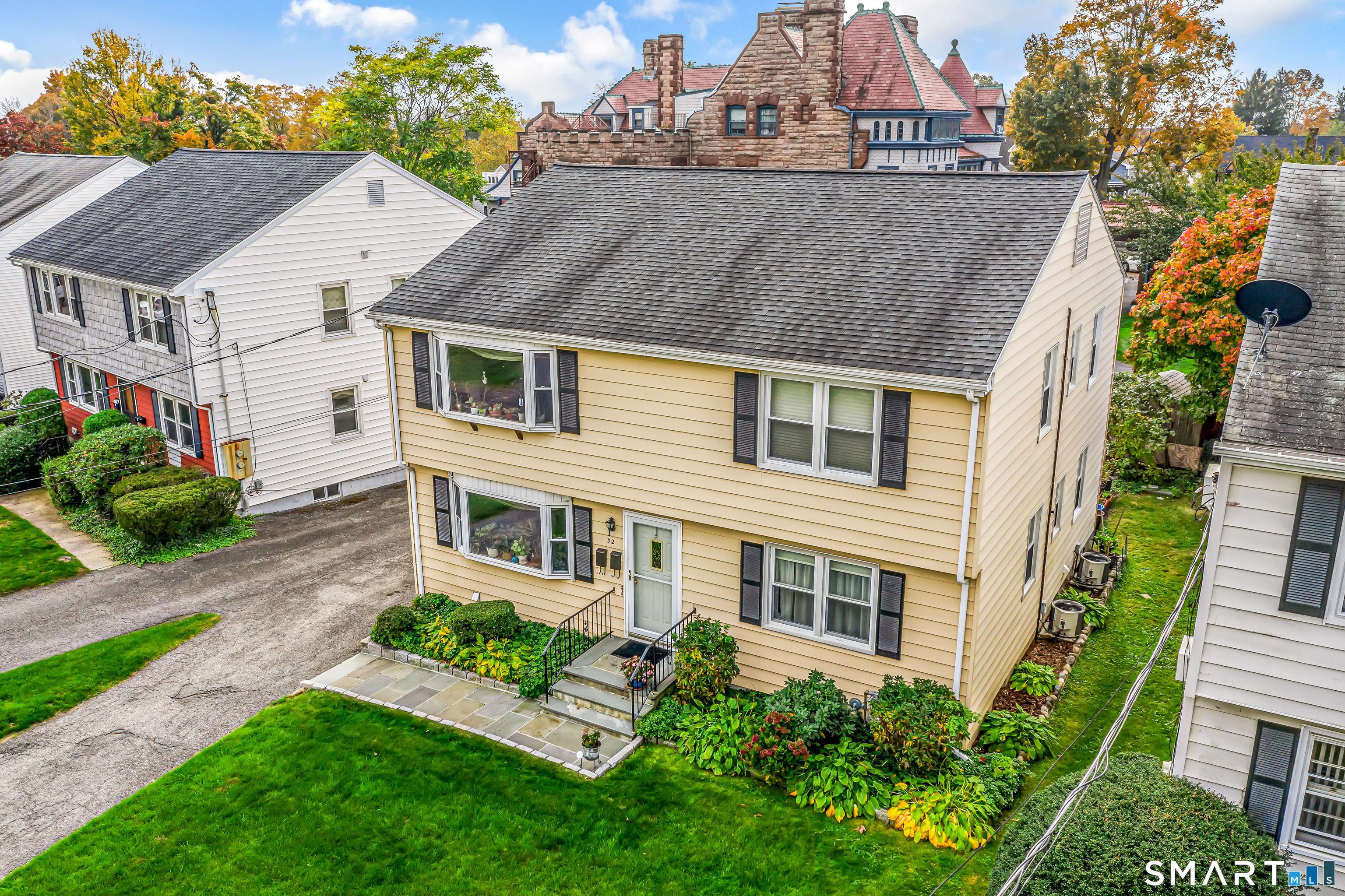32 Hackett North Circle Stamford CT 06906
