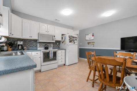 32 Hackett North Circle Stamford CT 06906