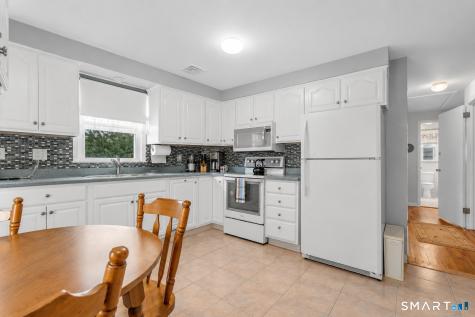 32 Hackett North Circle Stamford CT 06906