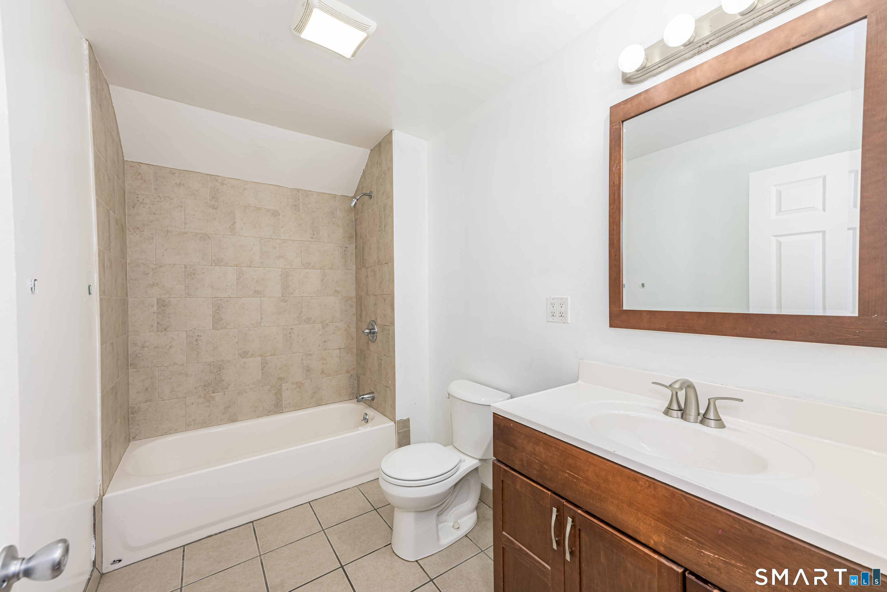 158 Bull Hill Lane West Haven CT 06516