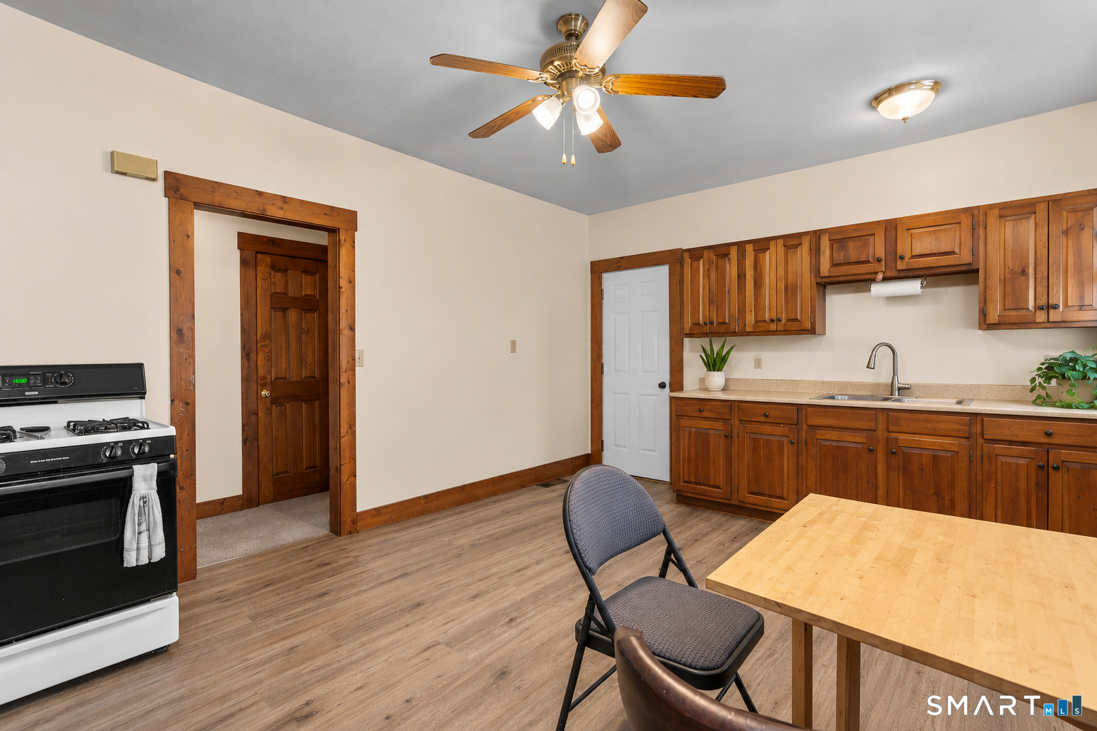 54 East Avenue West Haven CT 06516