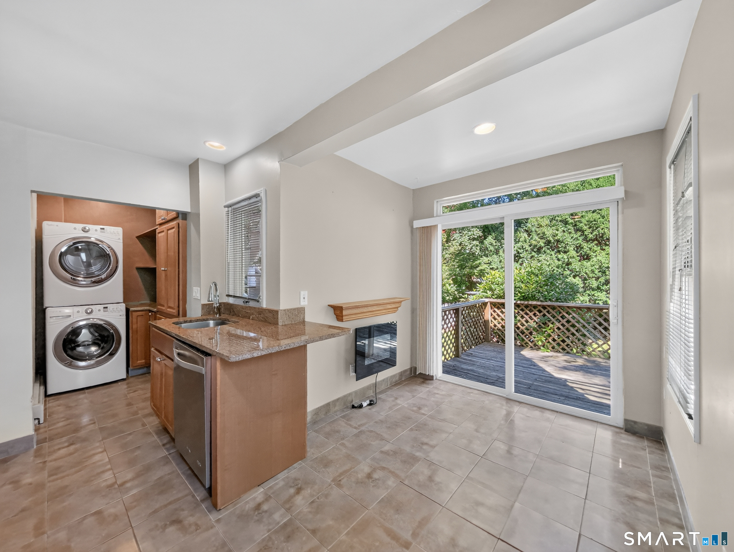 9 Broadway Avenue Stonington CT 06355