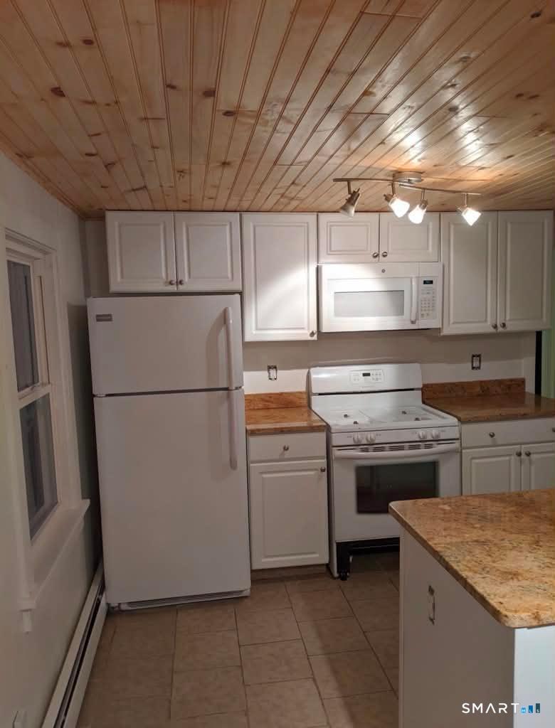 9 Broadway Avenue Stonington CT 06355