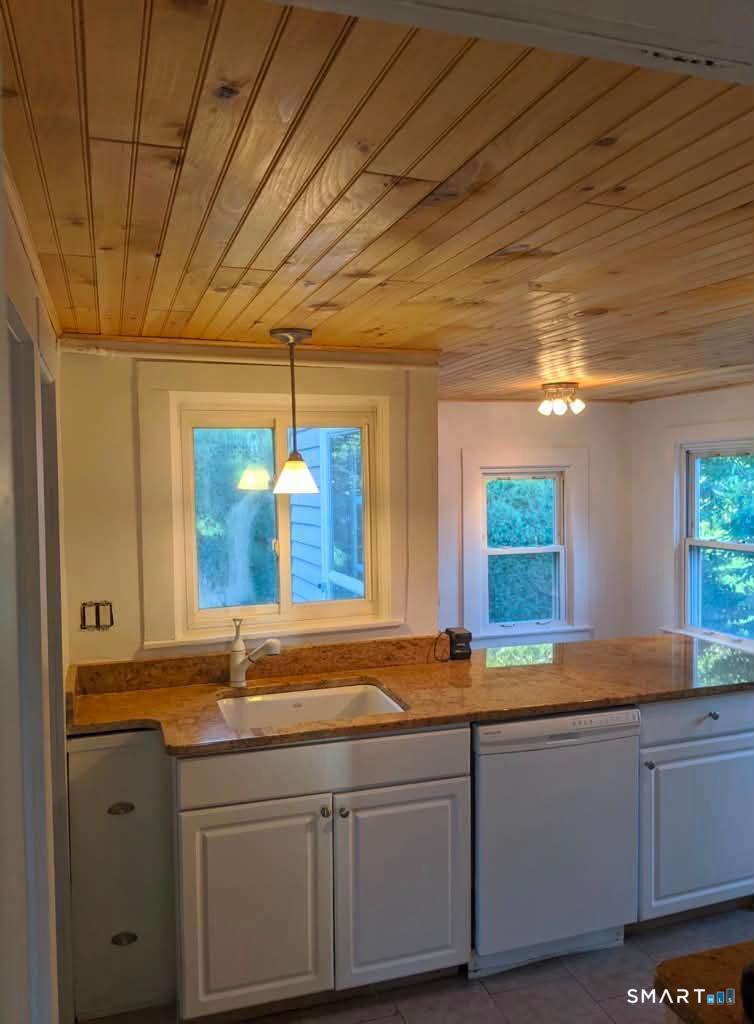 9 Broadway Avenue Stonington CT 06355
