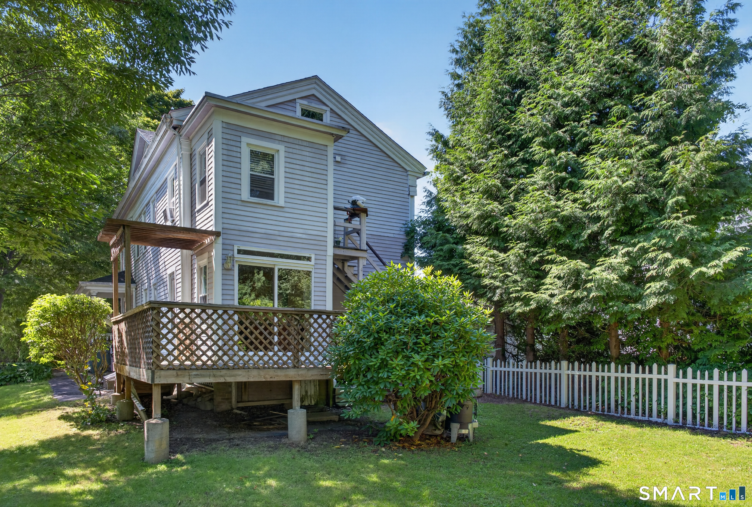 9 Broadway Avenue Stonington CT 06355