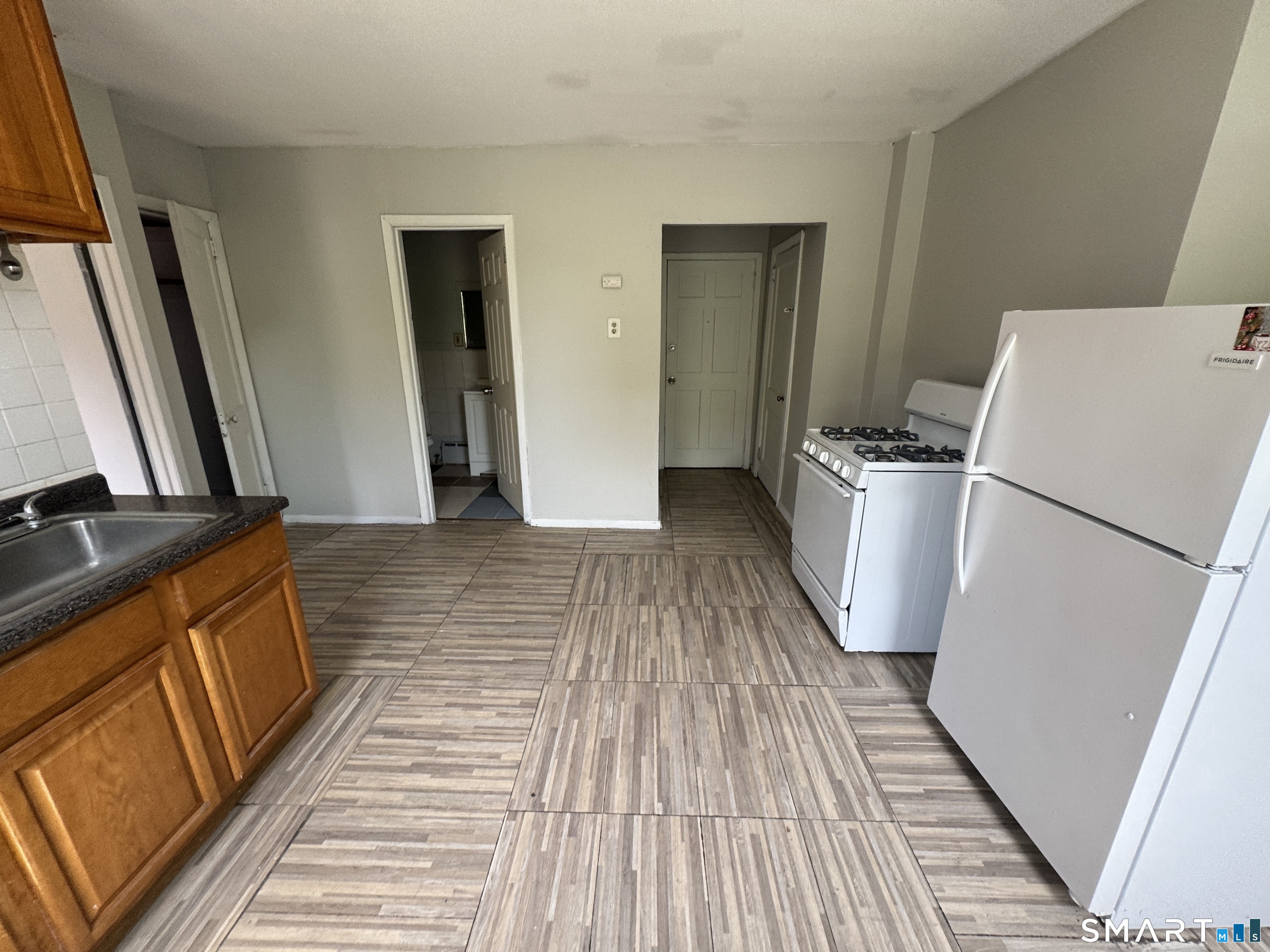 143 Putnam Street Hartford CT 06106