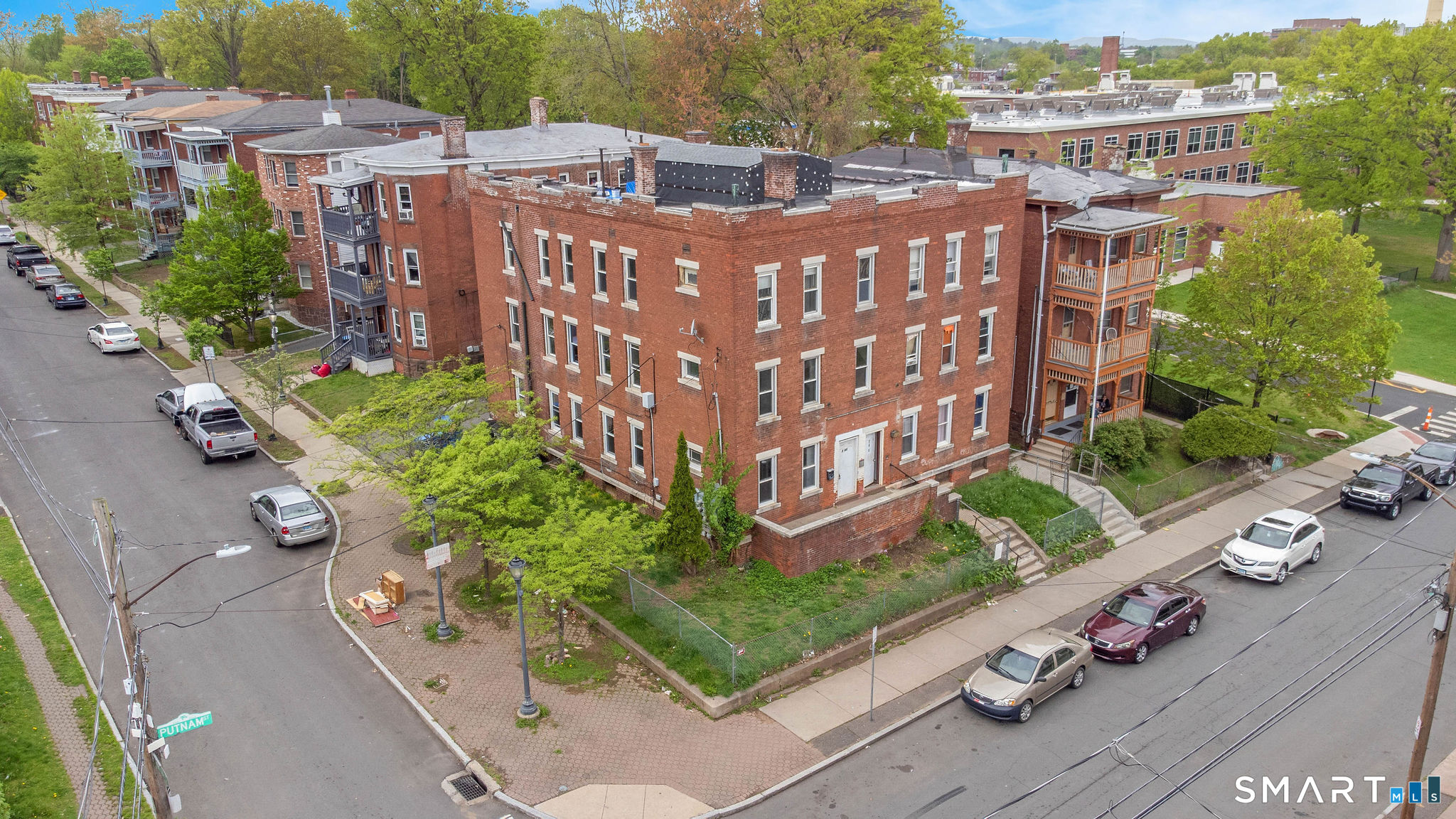 143 Putnam Street Hartford CT 06106