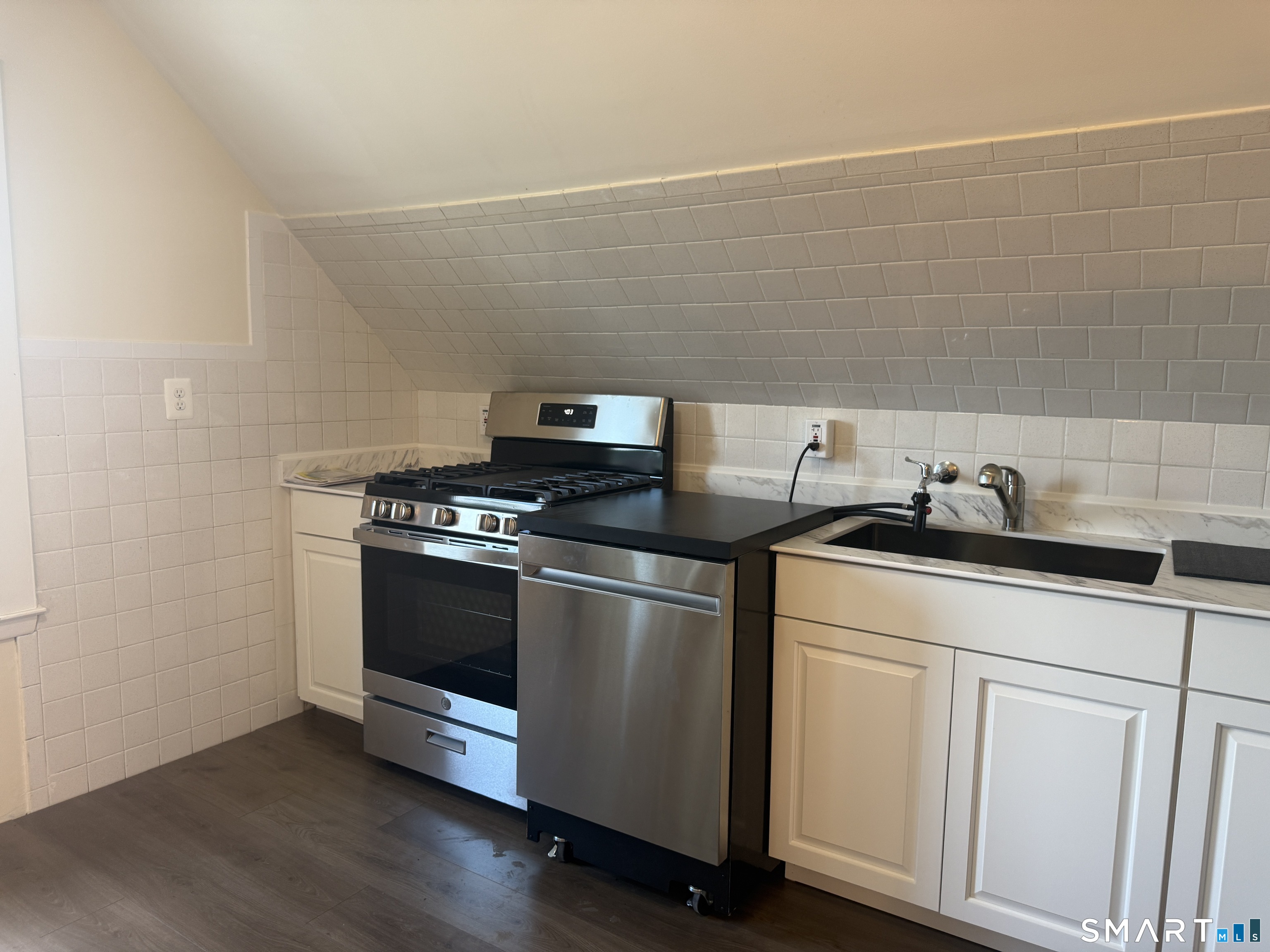 41-45 Wade Street Bridgeport CT 06604