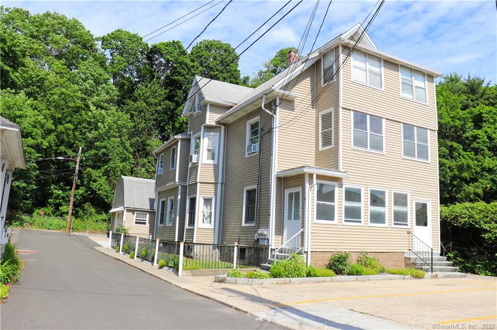 15 Winslow Court Naugatuck CT 06770