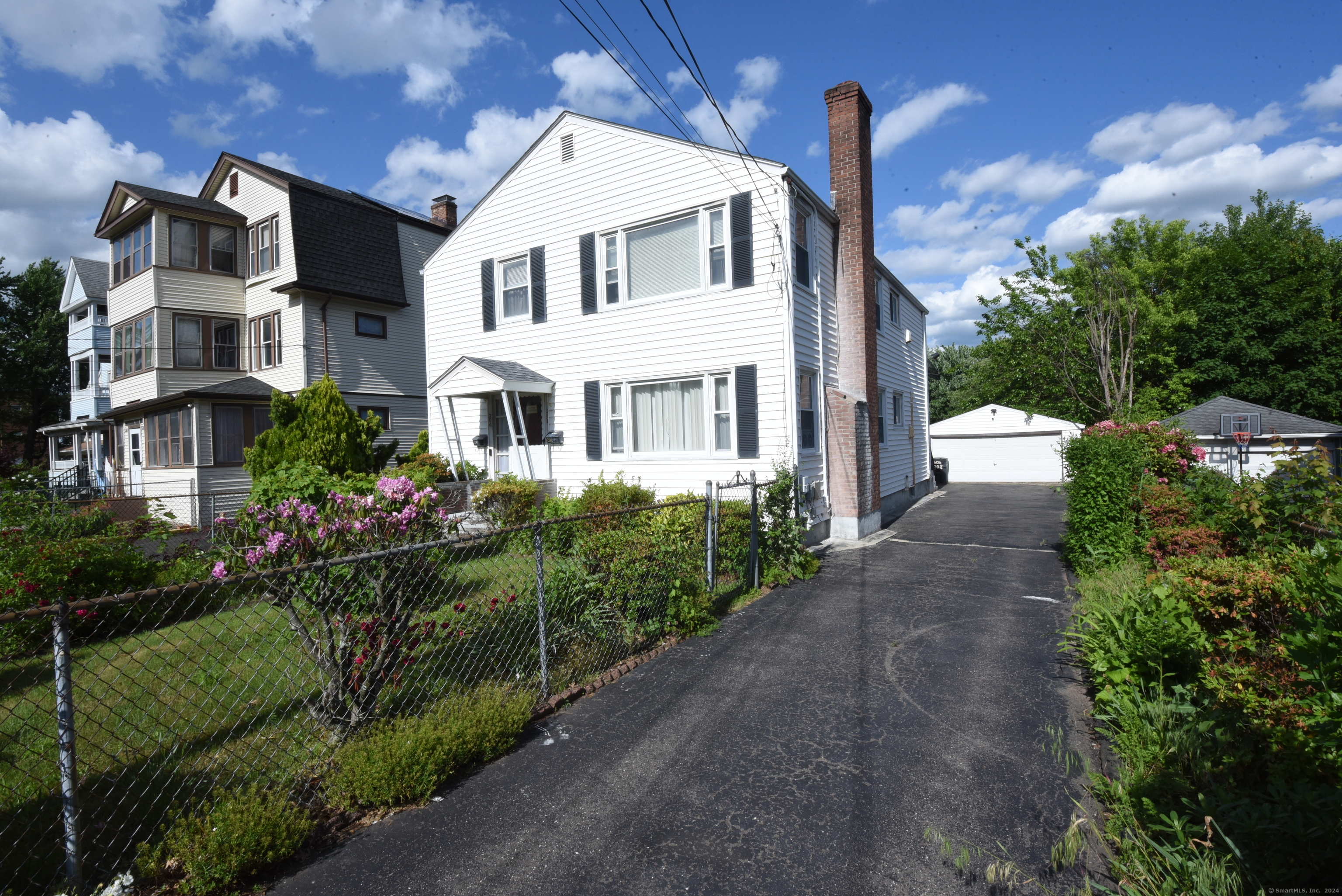 206-208 Hillside Avenue Hartford CT 06106