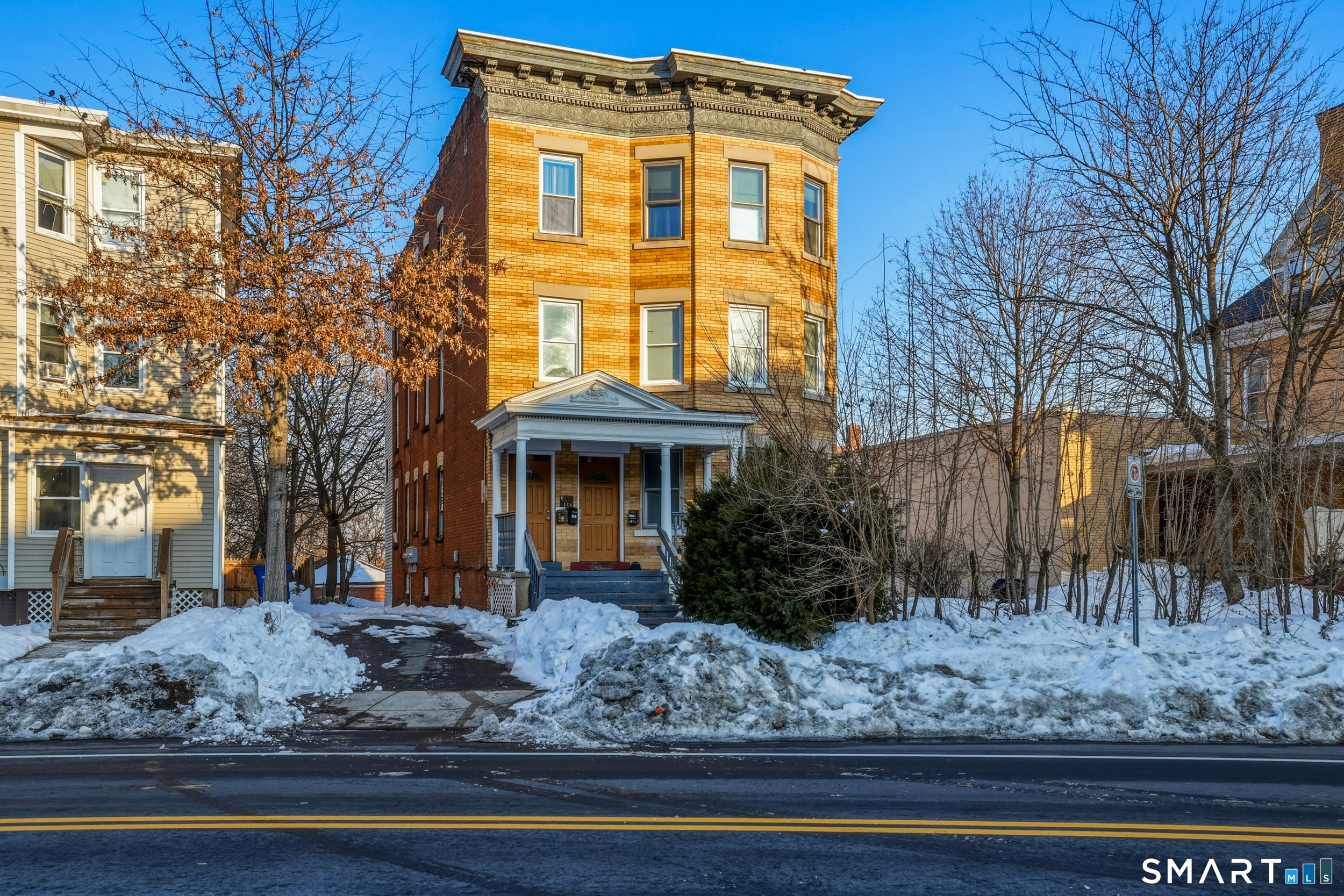 370 Maple Avenue Hartford CT 06114