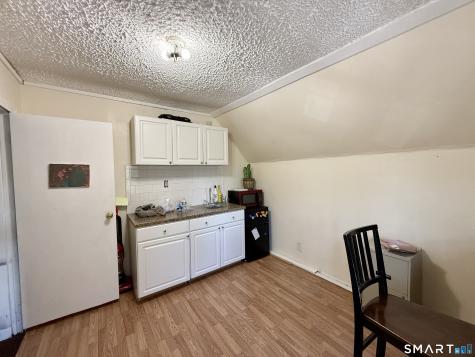 220 Maple Street New Britain CT 06051