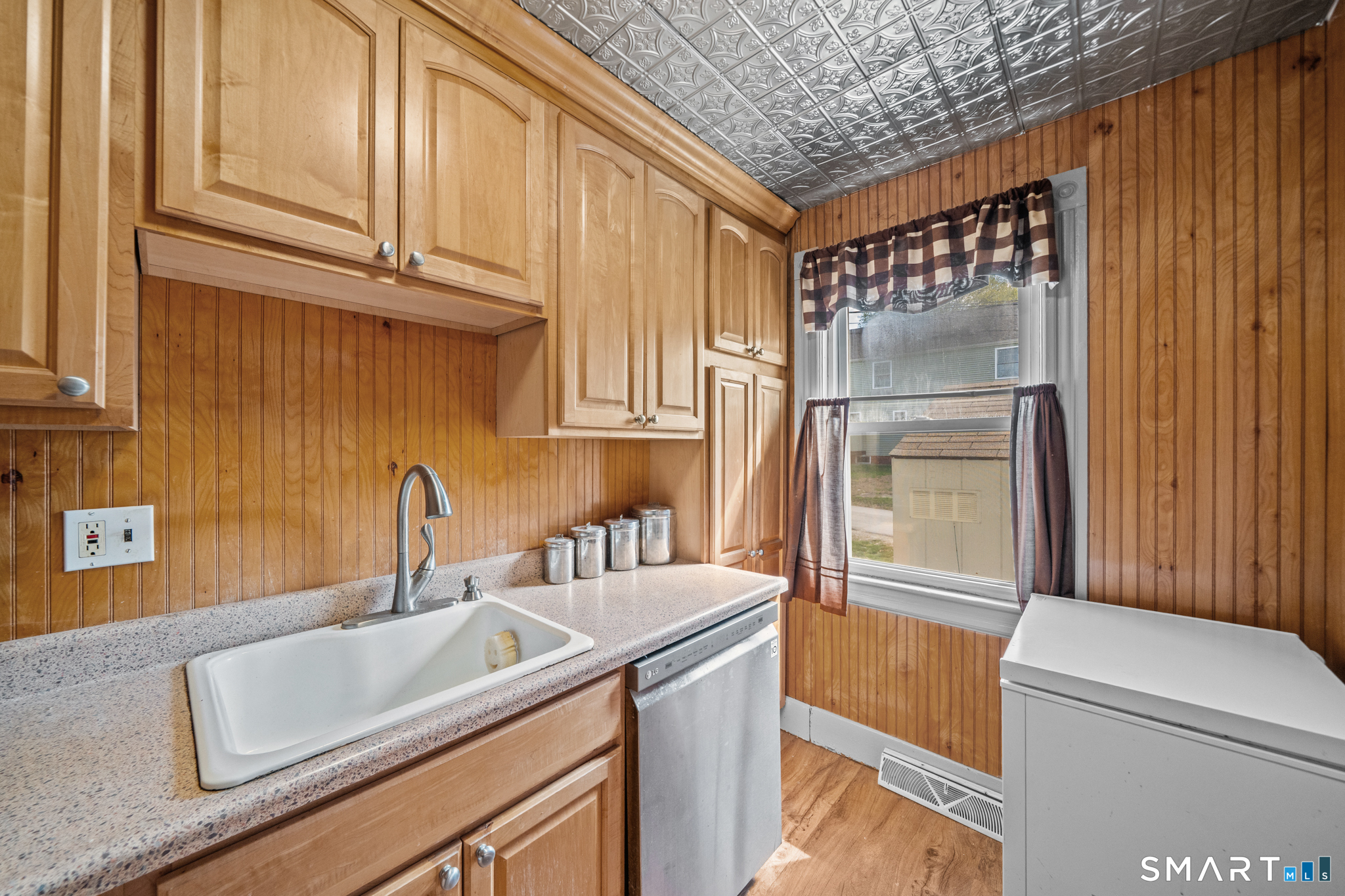 5 Eighth Street Plainfield CT 06374