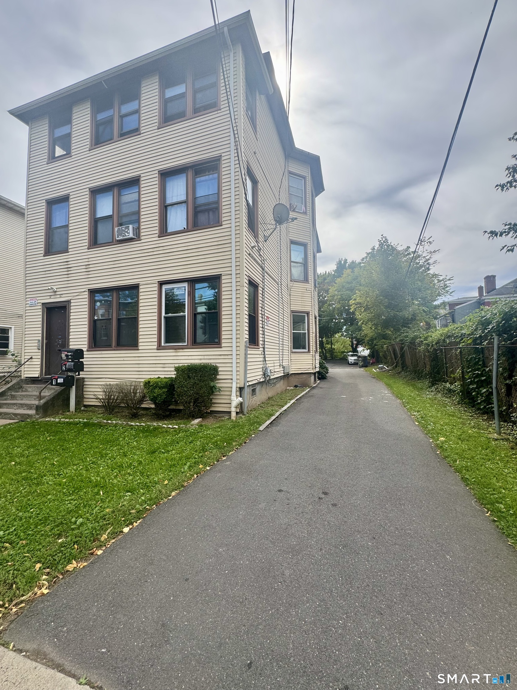 61-63 Elliott Street Hartford CT 06114