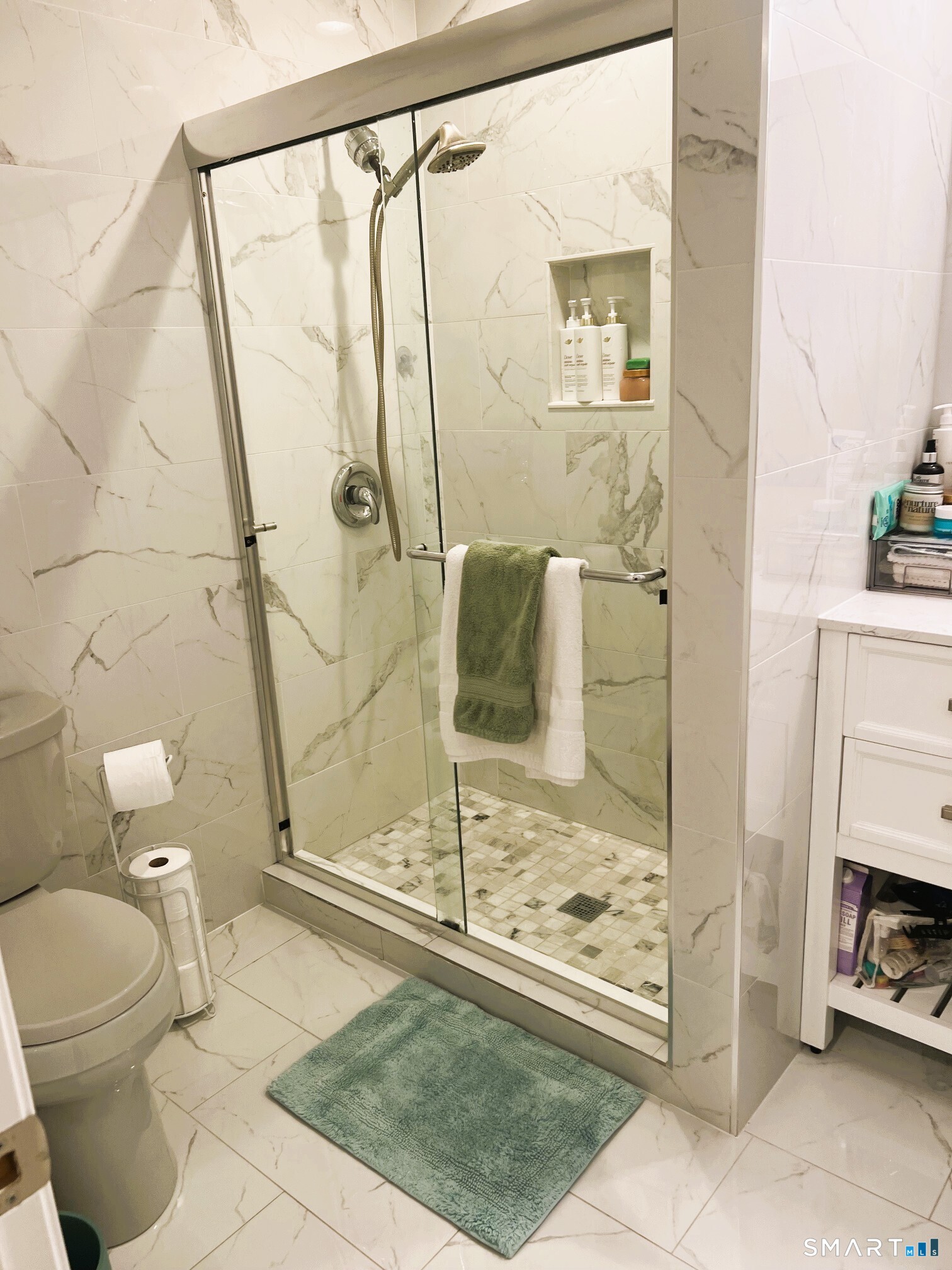 4 Bates Place Danbury CT 06810