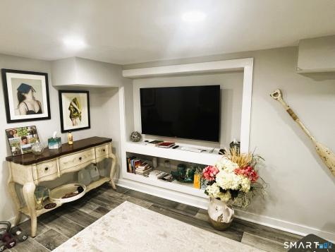 4 Bates Place Danbury CT 06810