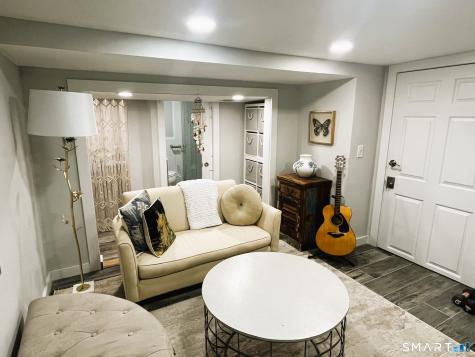 4 Bates Place Danbury CT 06810