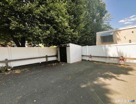 4 Bates Place Danbury CT 06810