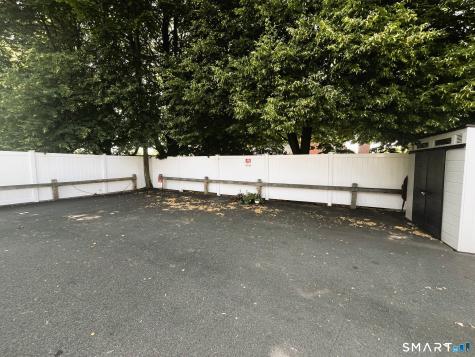 4 Bates Place Danbury CT 06810