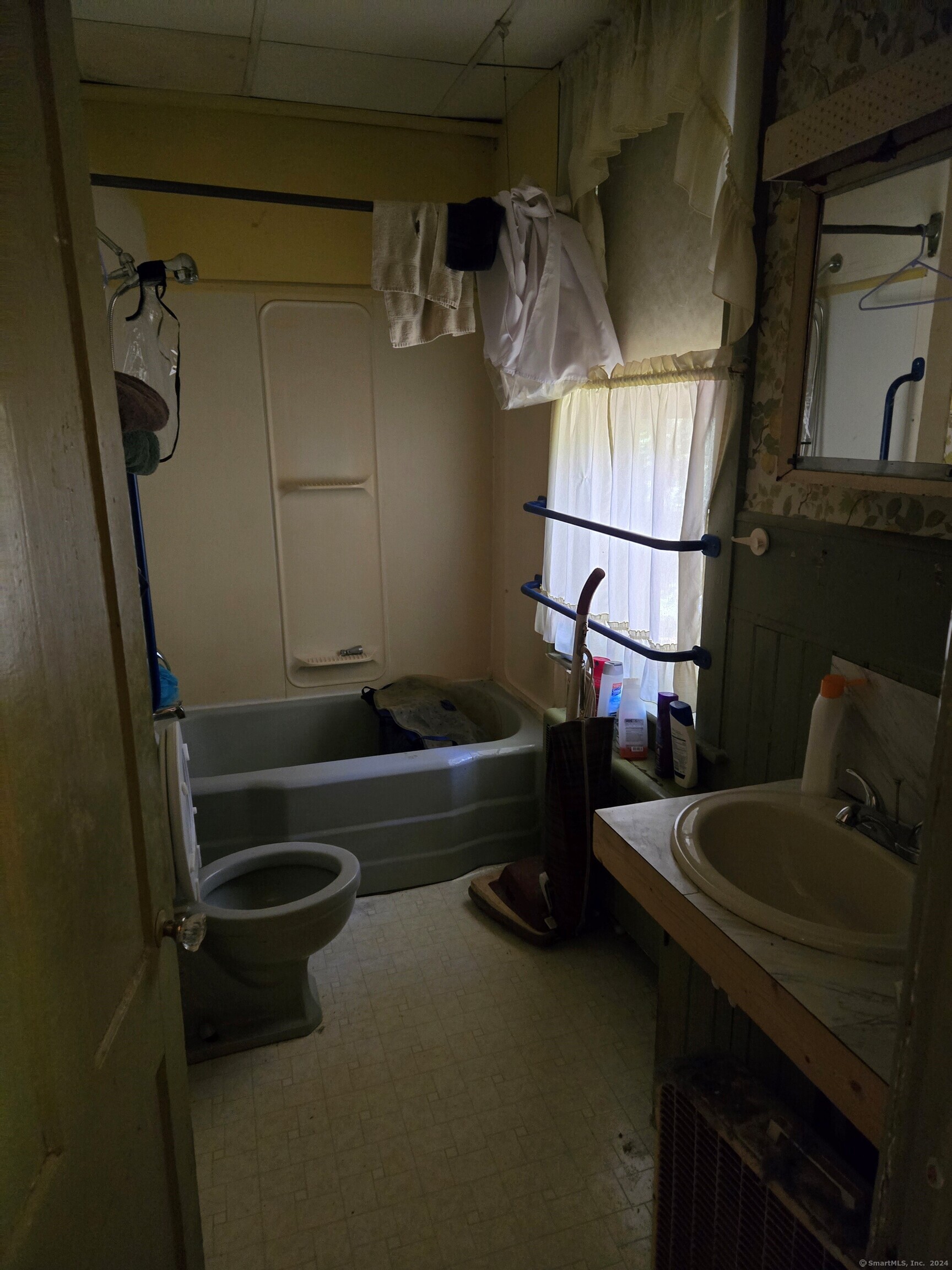 17 Lawrence Street Vernon CT 06066