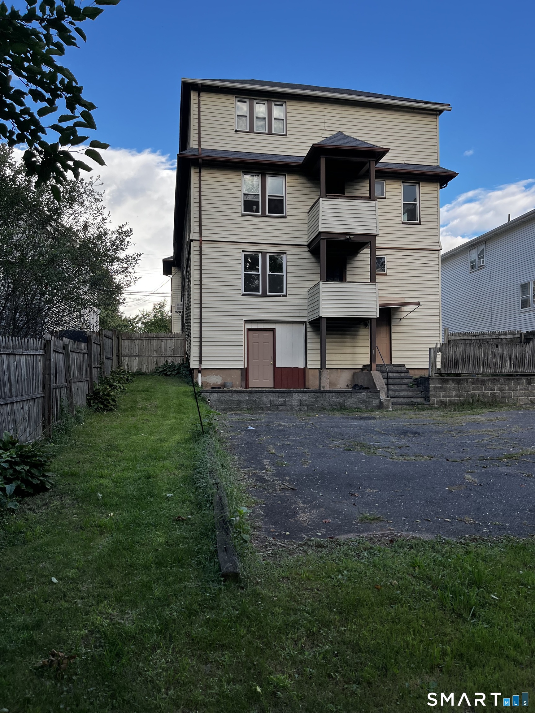 33-37 Francis Street East Hartford CT 06108