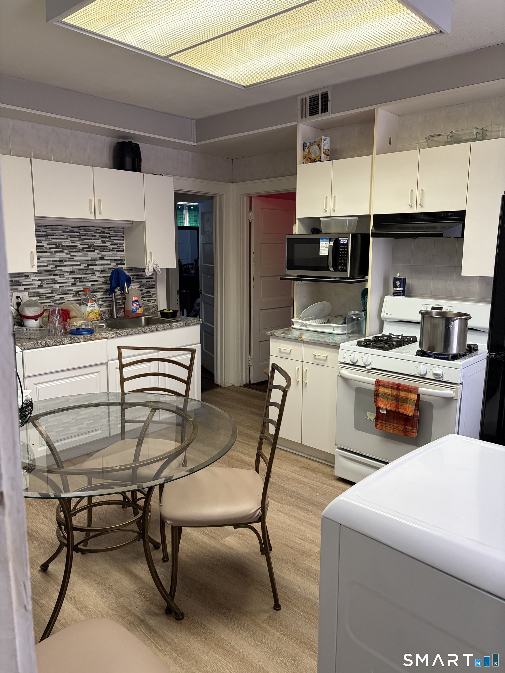 541-543 Maple Avenue Hartford CT 06114