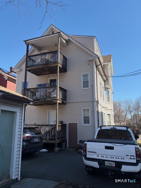 541-543 Maple Avenue Hartford CT 06114