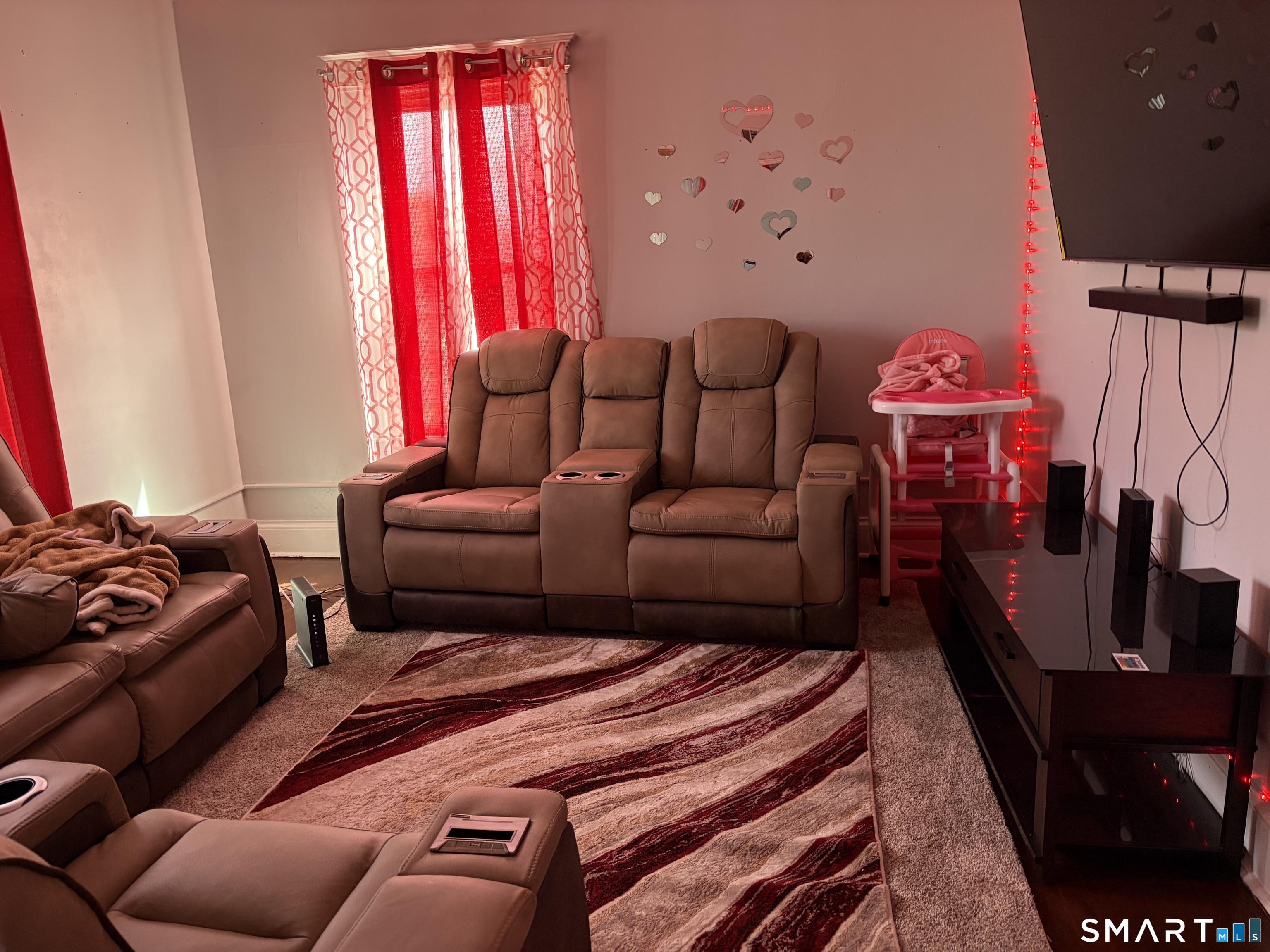 541-543 Maple Avenue Hartford CT 06114