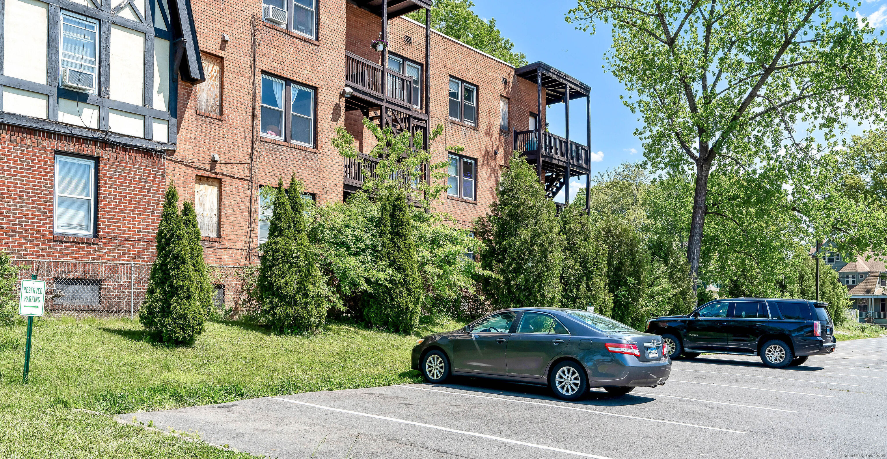 28 Whitney Street Hartford CT 06105