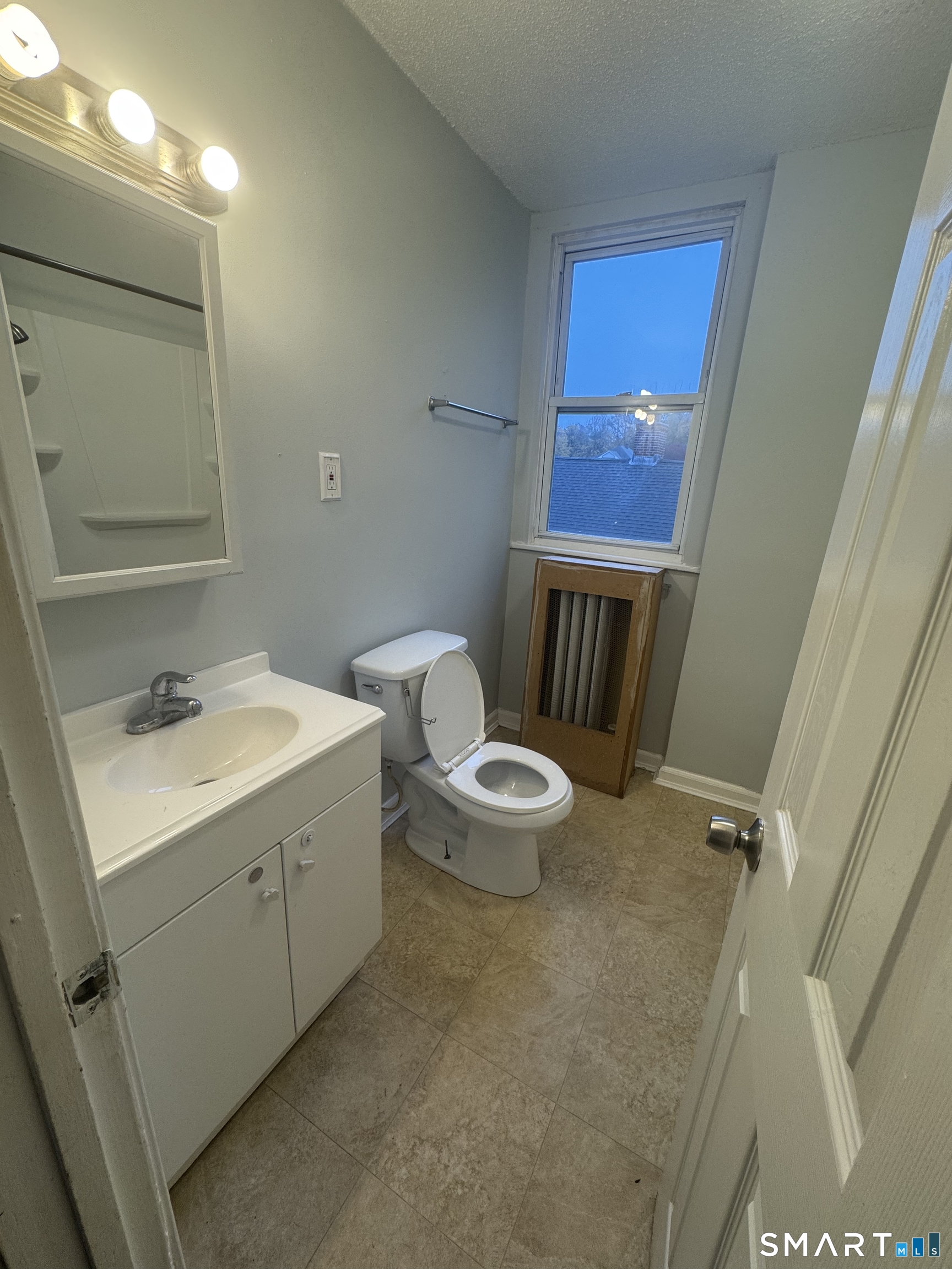 8 Dudley Street Bristol CT 06010