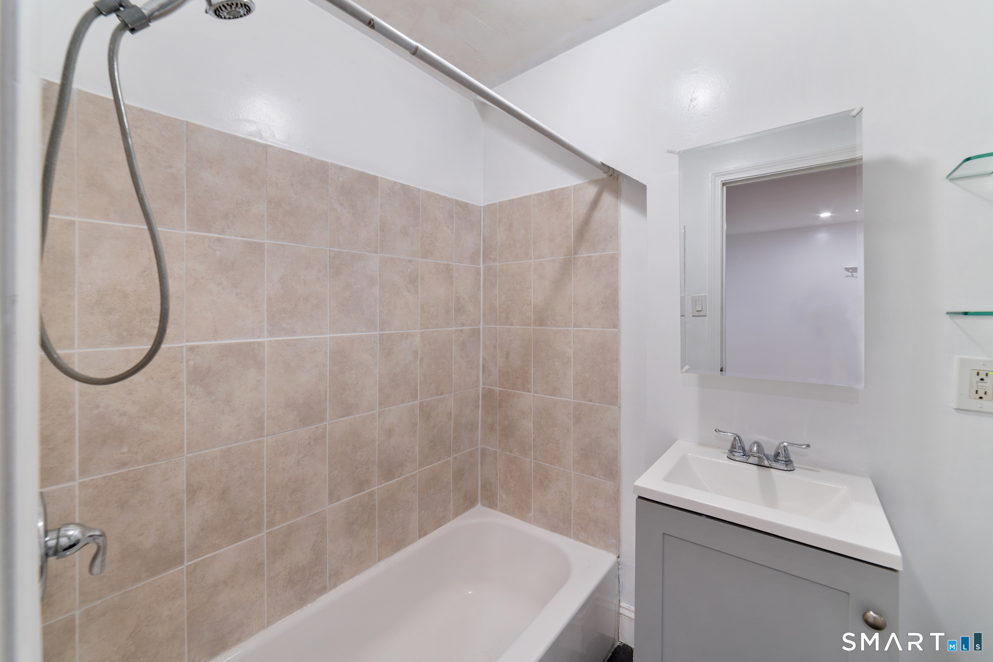 23 James Street Waterbury CT 06708