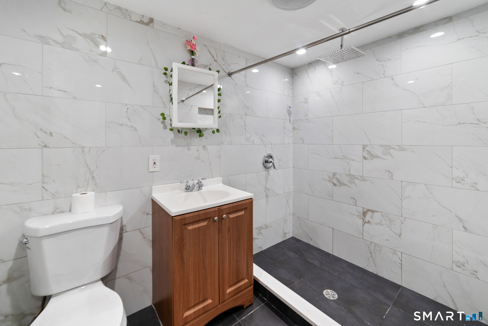 23 James Street Waterbury CT 06708