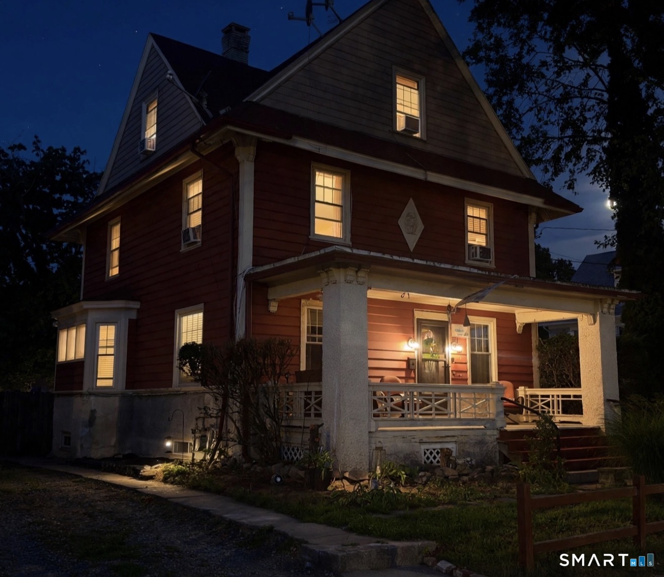 53 Montauk Avenue New London CT 06320