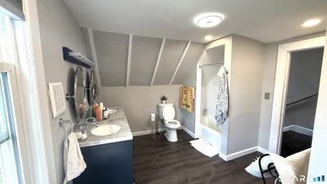 53 Montauk Avenue New London CT 06320