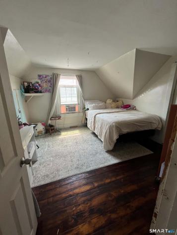 53 Montauk Avenue New London CT 06320