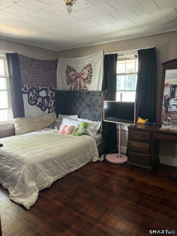 53 Montauk Avenue New London CT 06320