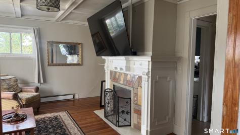 53 Montauk Avenue New London CT 06320