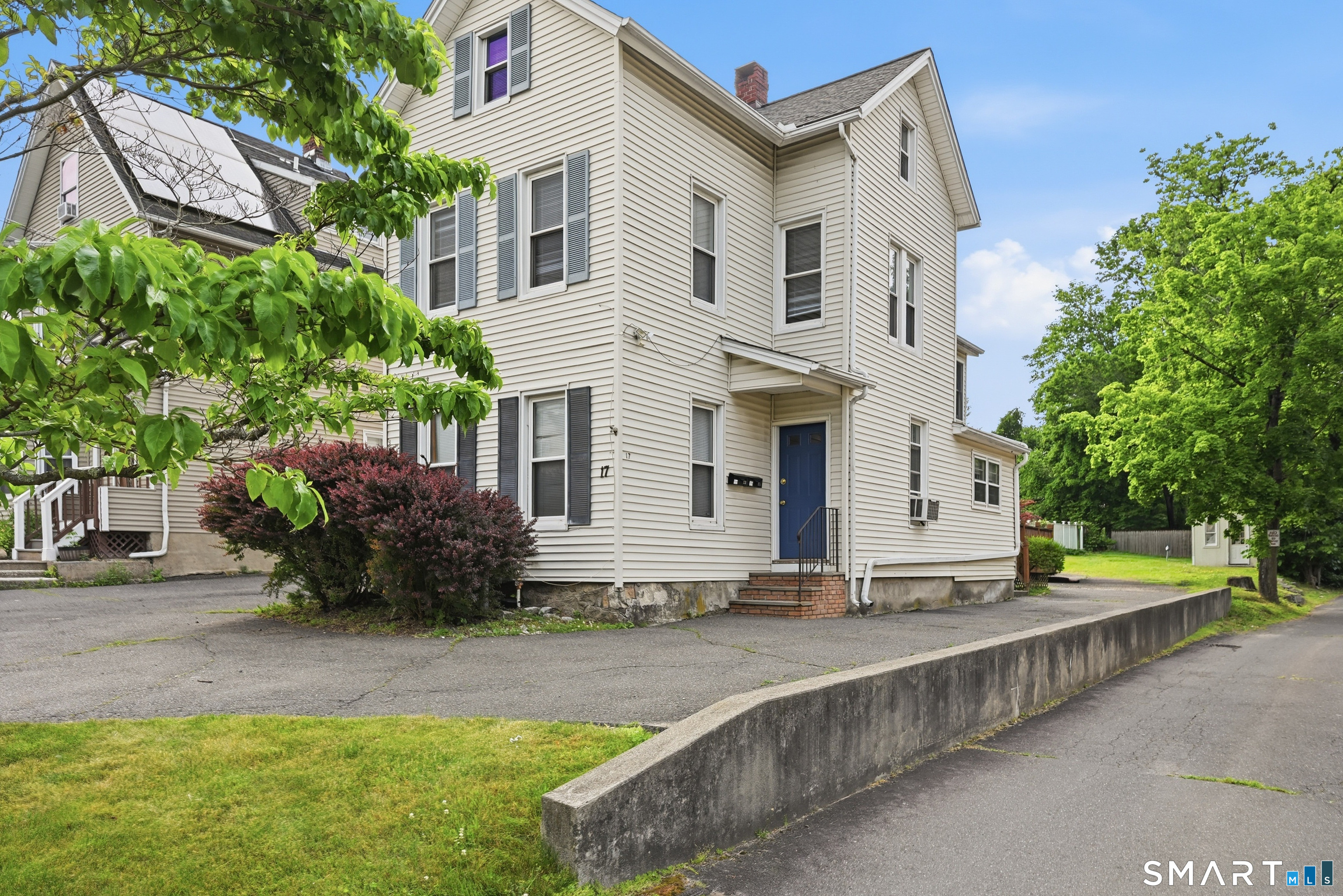 17 Lake Avenue Danbury CT 06810