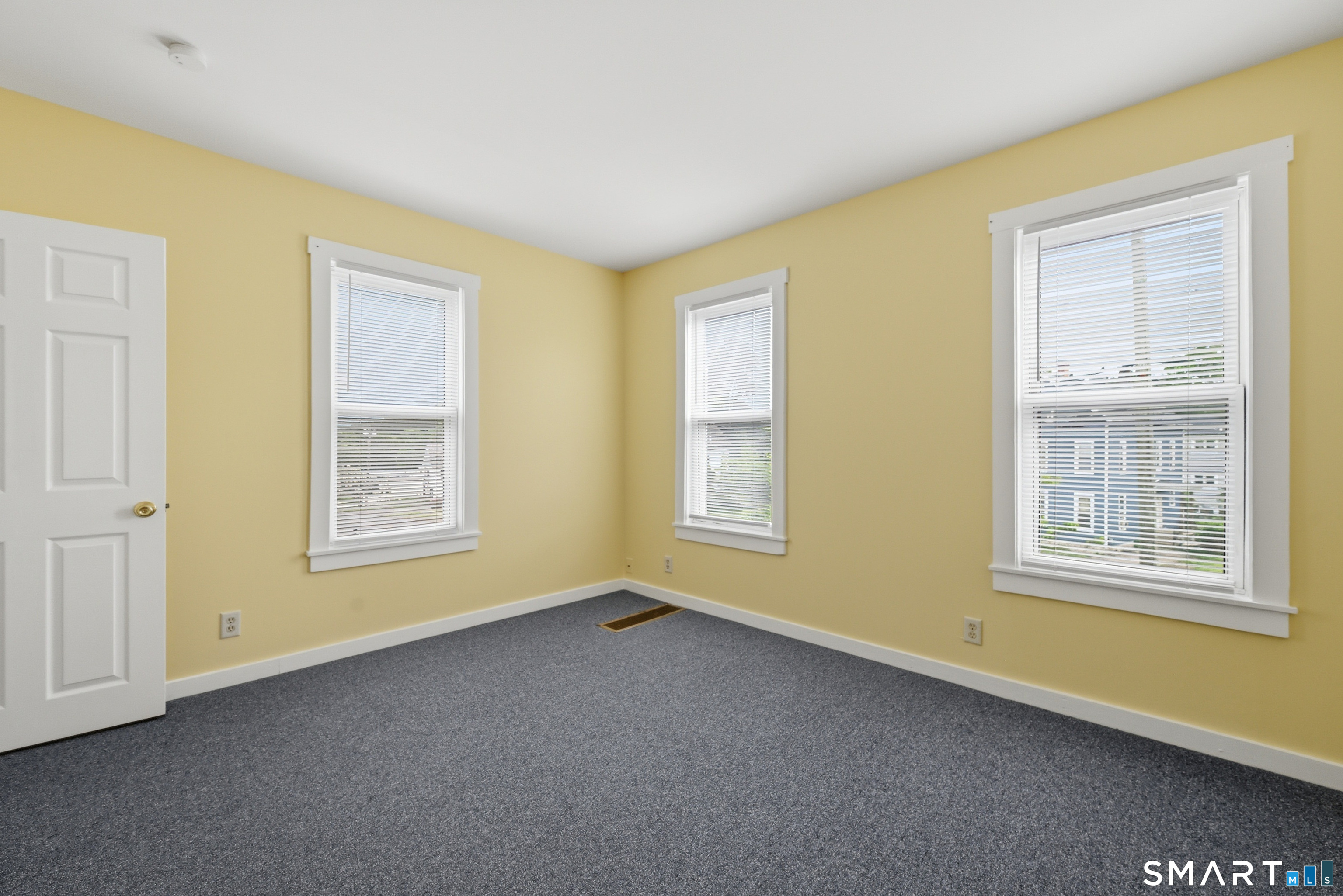 17 Lake Avenue Danbury CT 06810