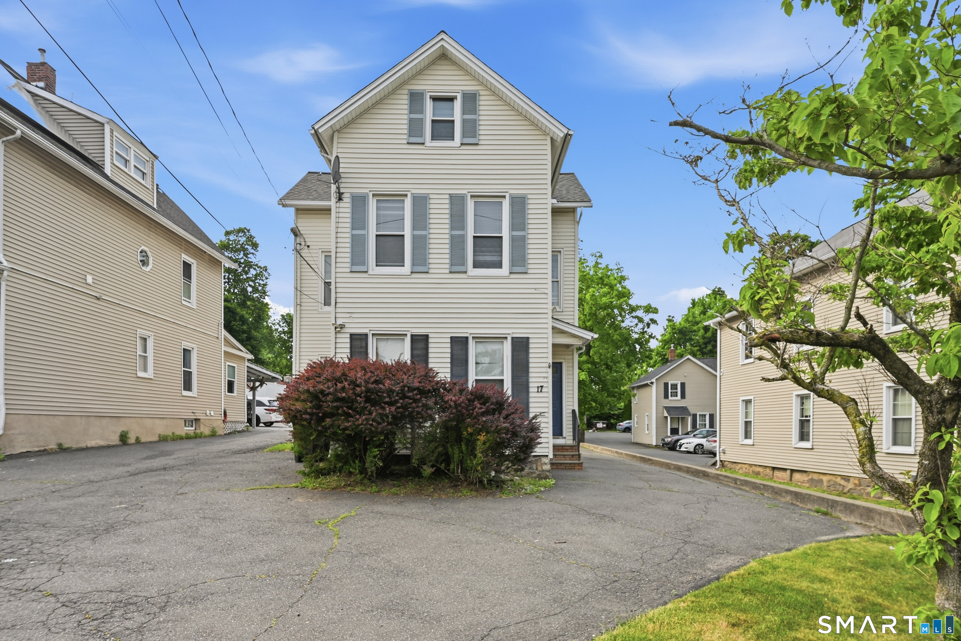 17 Lake Avenue Danbury CT 06810