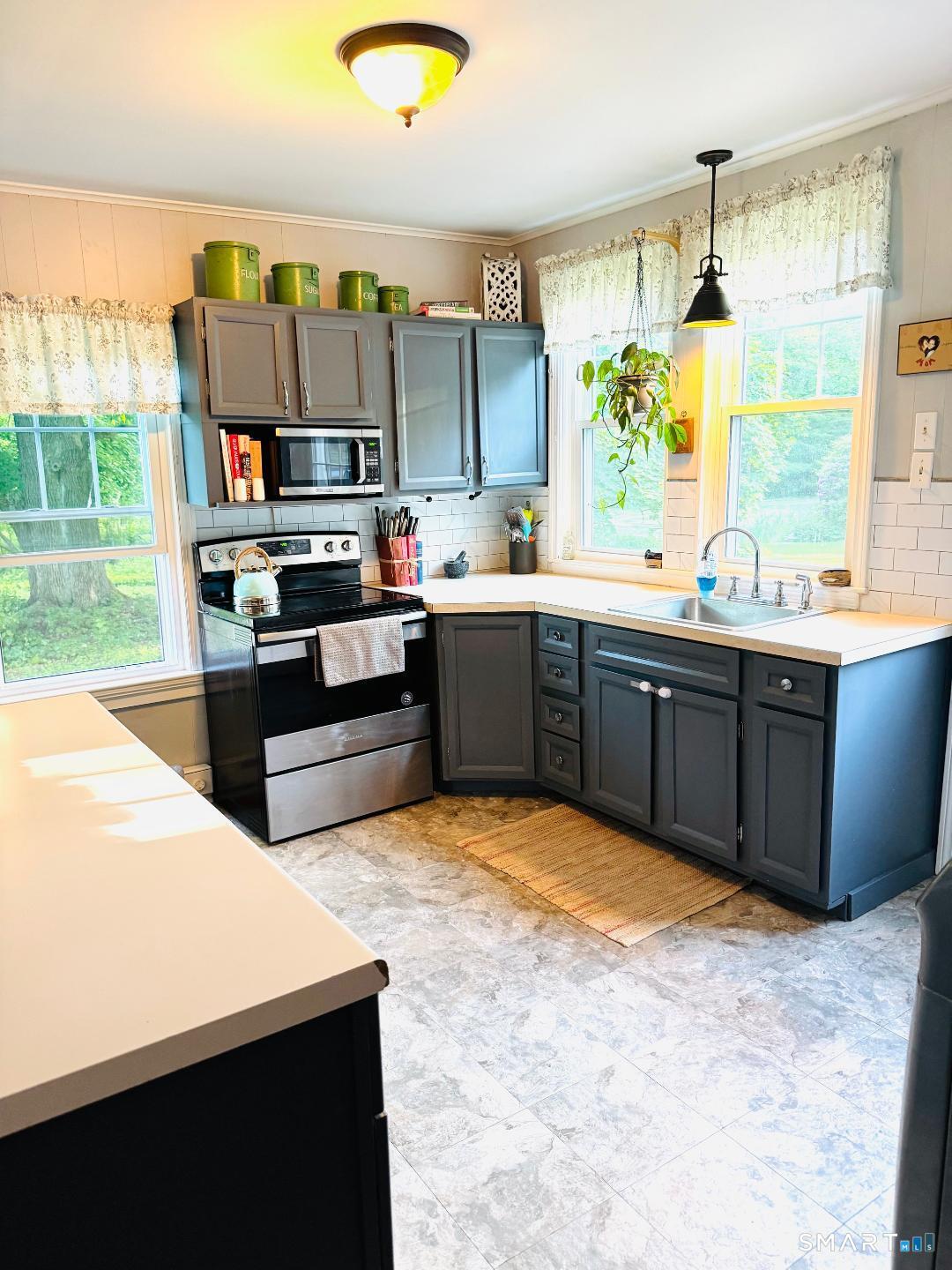 34 Woodstock Road Pomfret CT 06259